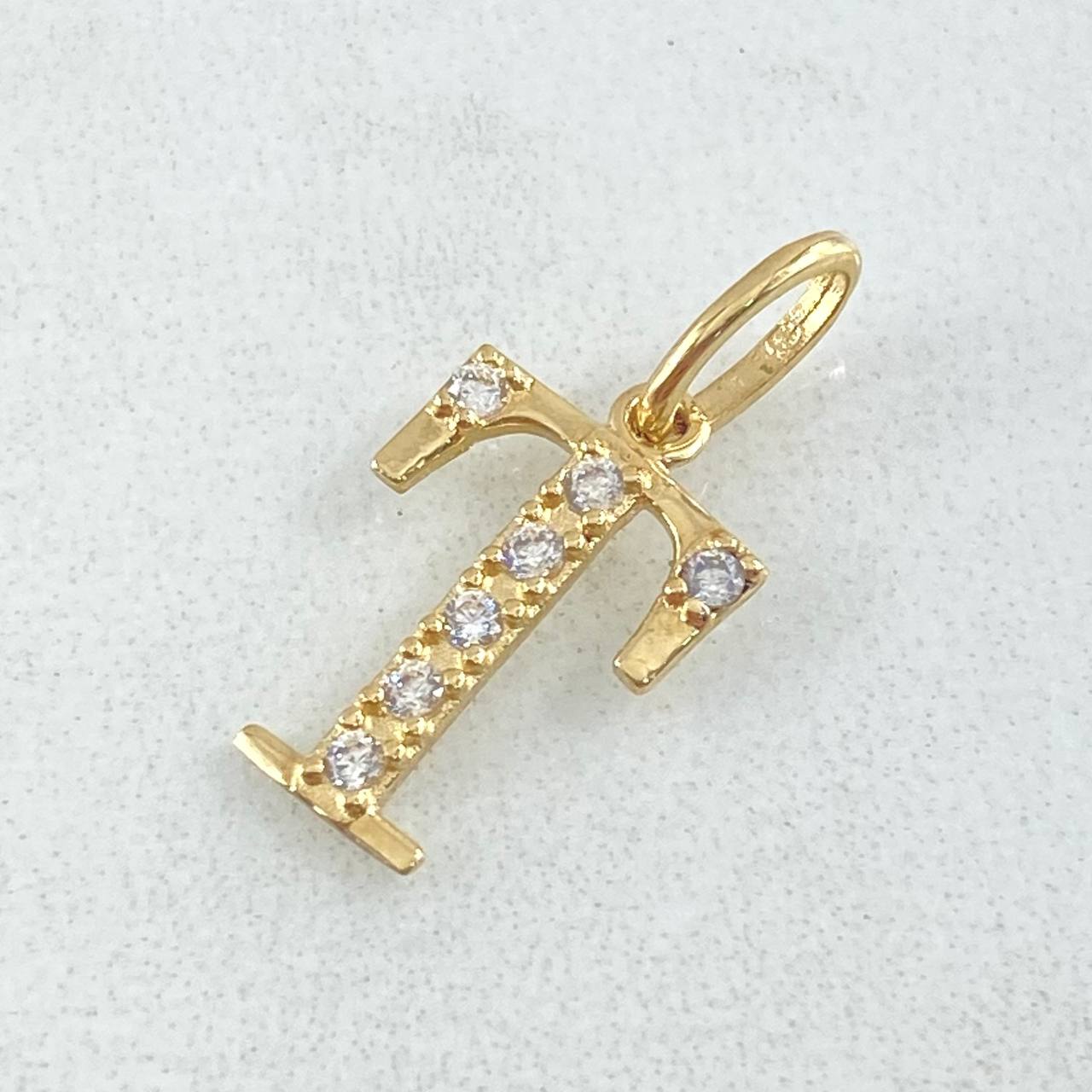 Dije Letra T 0.7gr / 3/4 in / Oro Amarillo 18K *
