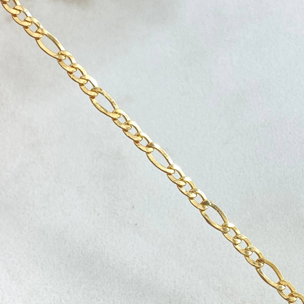 Figaro Bracelet 1.75gr / 7.5in / +1 18K Gold