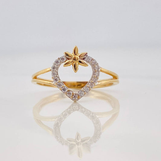 Anillo Corazon Flor 2.15g / T7 1/2 Oro Amarillo 18K