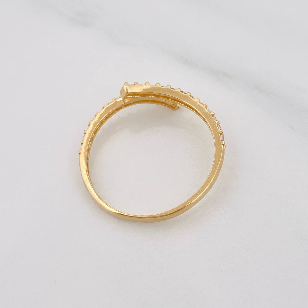 Anillo Lineas Cruzadas 1.25g / T6 1/4 Oro Amarillo 18K