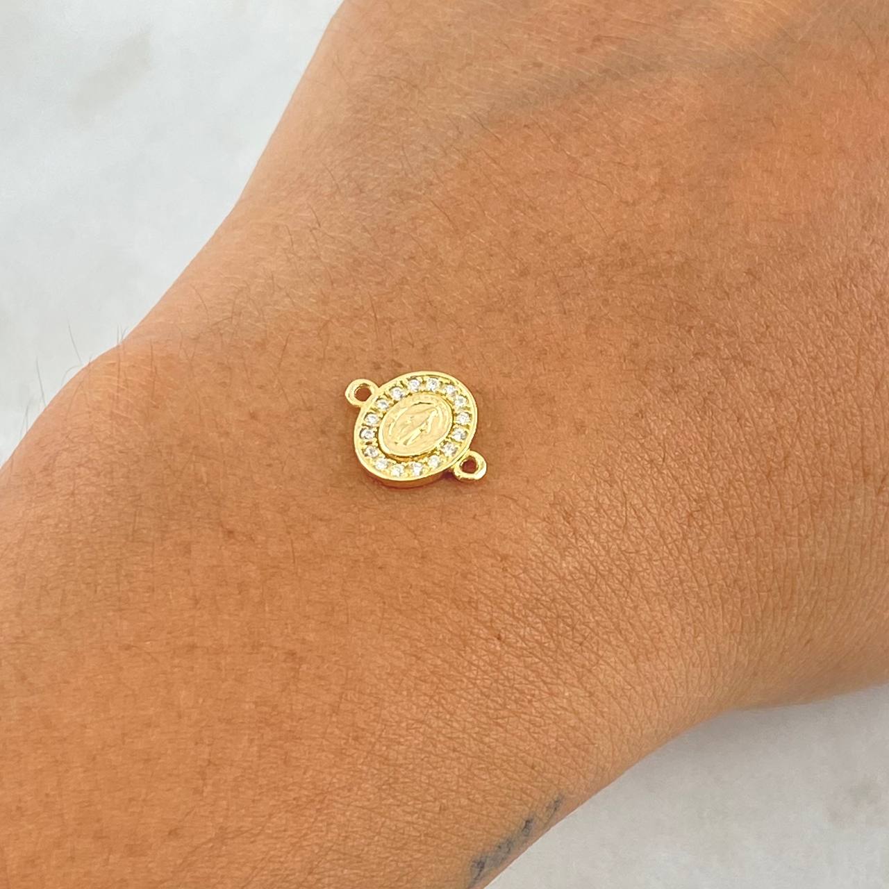 Charm Virgin Miraculous Oval 0.75gr / 2cm / Double Frame White Zirconia 18K Yellow Gold *