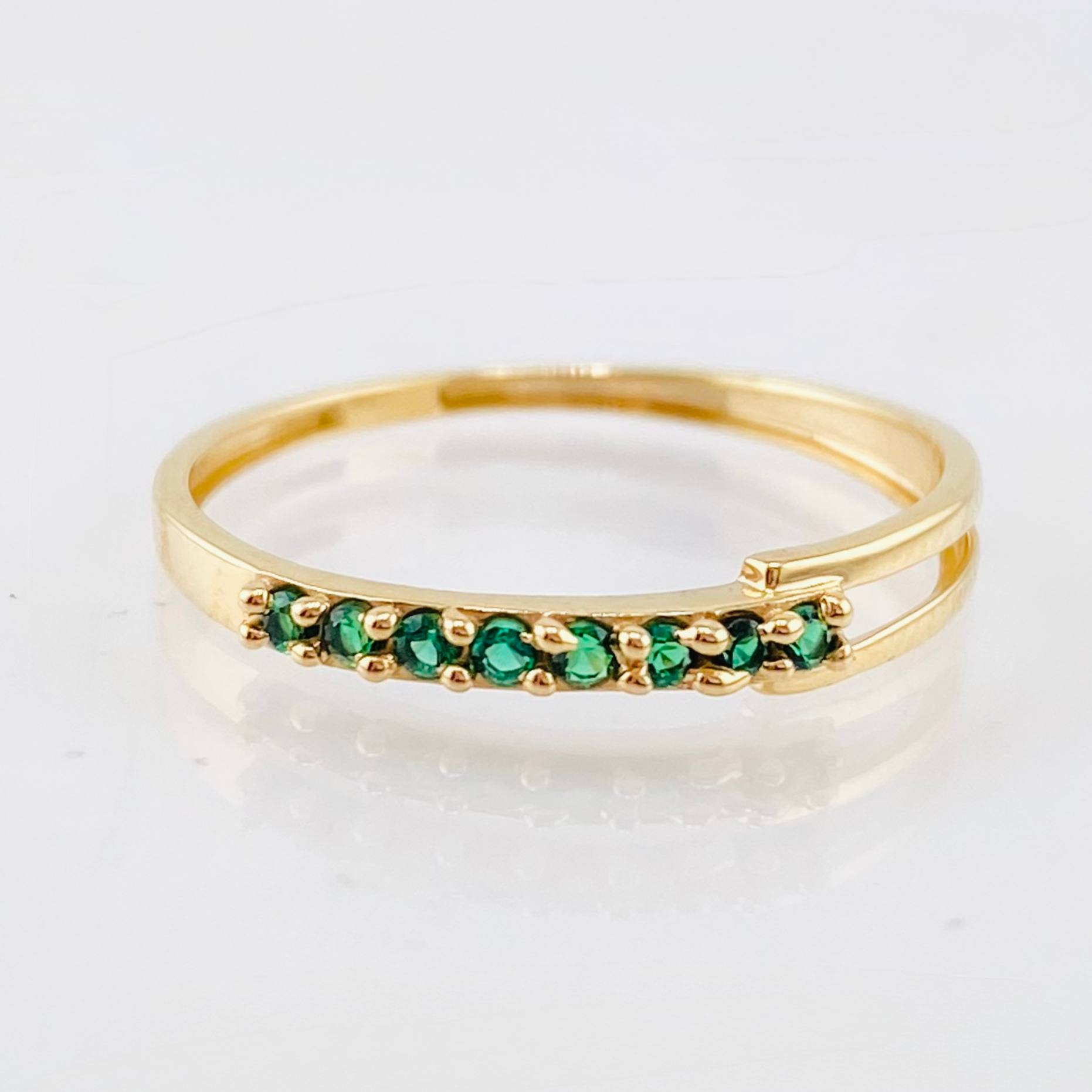 Anillo Carril Hueco 1.1gr / T8 1/4 / Oro Amarillo 18K ©