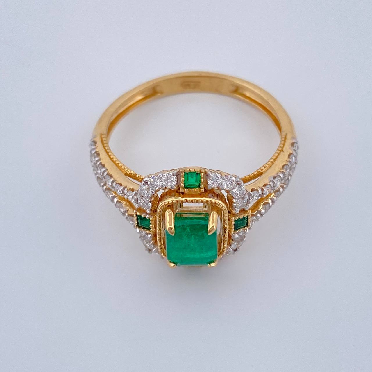 Fortune Emerald Ring 3.7gr / Size 6 3/4 / Two-tone Yellow White 18K &