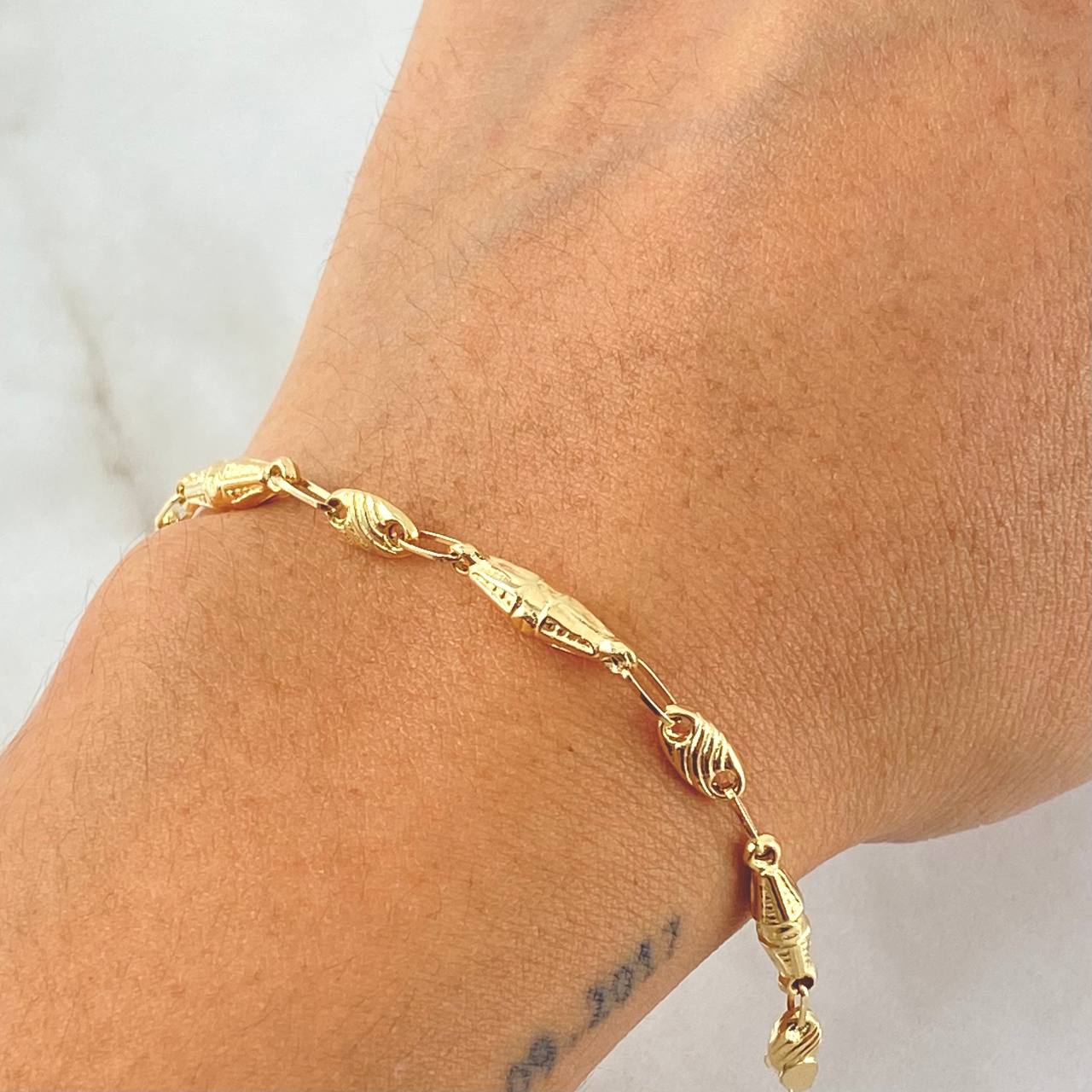Rustic Dubai Striped Bracelet 3.15gr / 7.5in / 18K Gold
