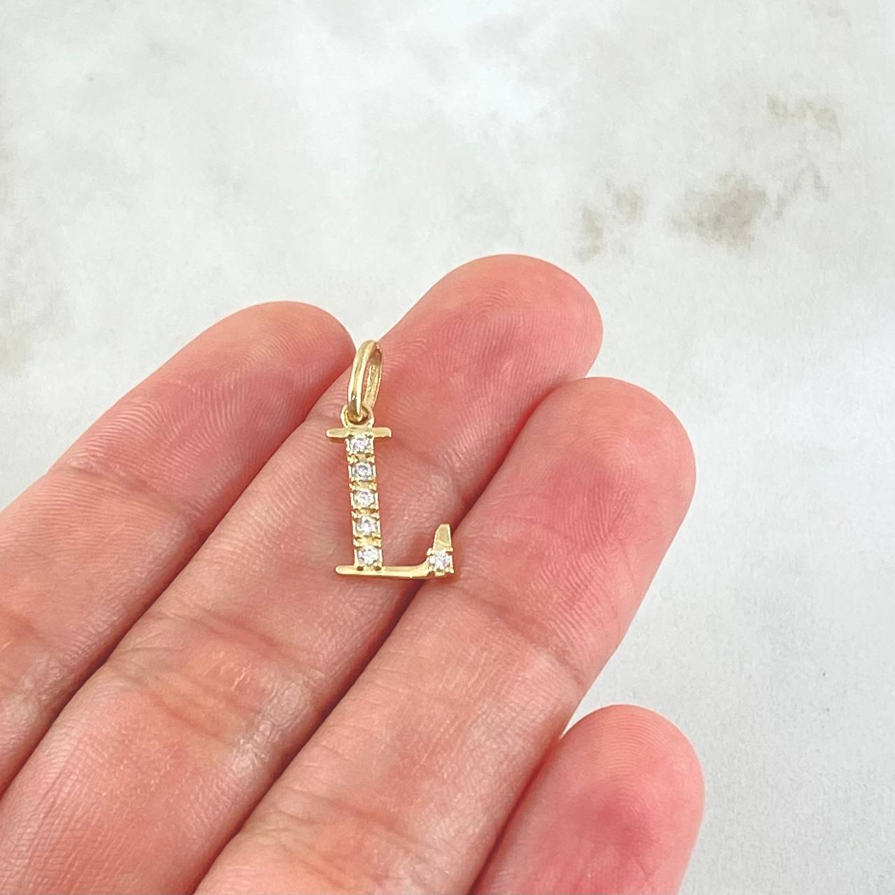 Dije Letra L 0.65gr / 3/4 in / Oro Amarillo 18K *