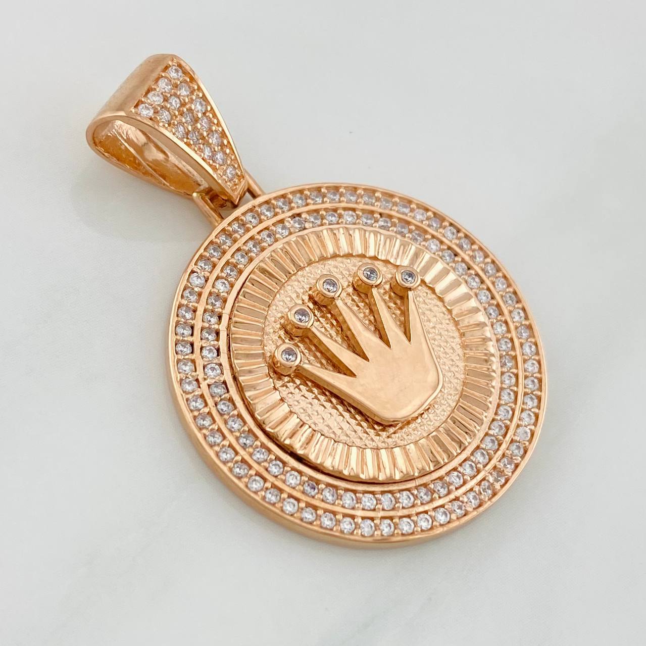 Dije Corona 7.15g / 1 1/2 in Oro Rosa 18K