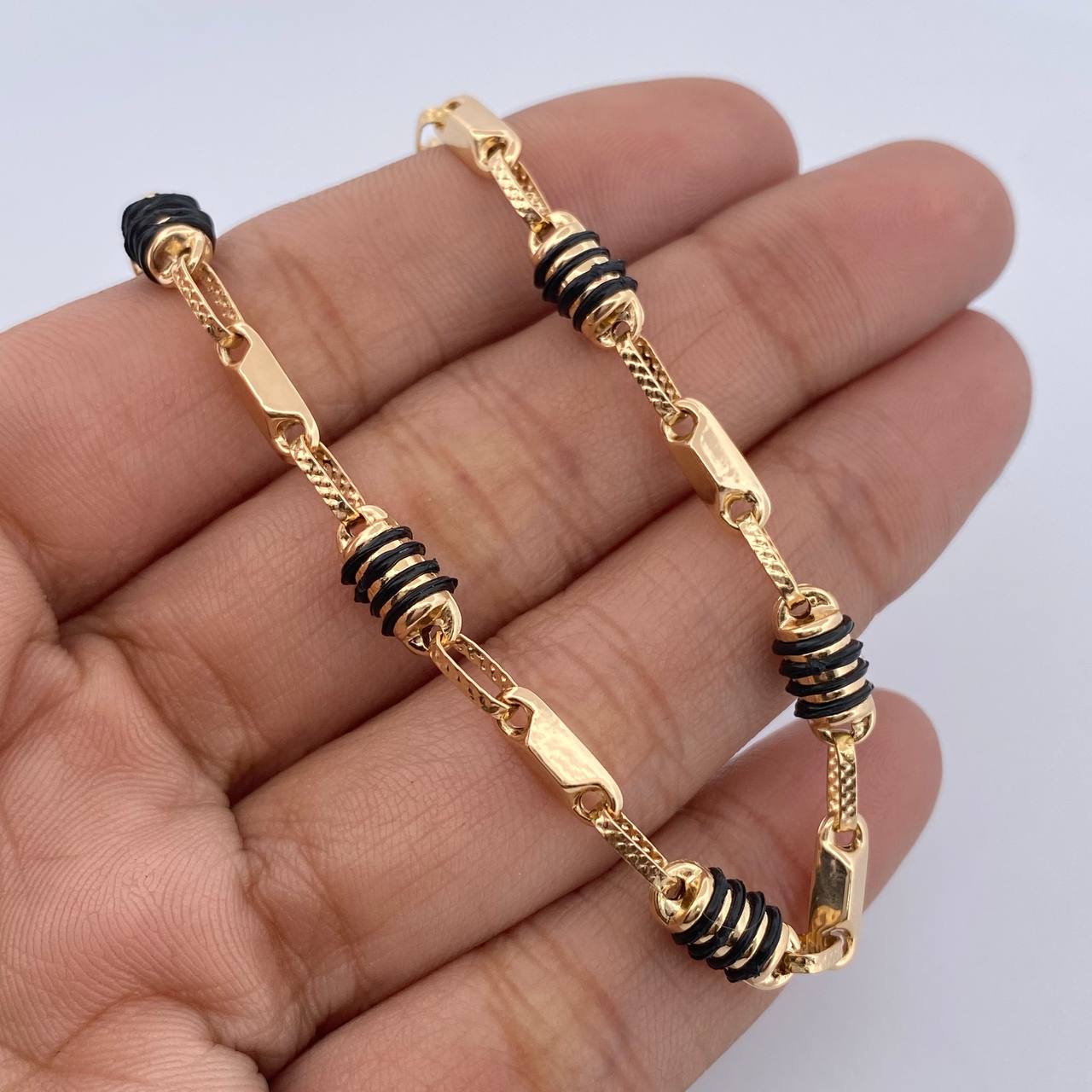 Bracelet Barrel 4.8gr / 19.2cm / 4.6mm Black Rubber Yellow Gold 18K &