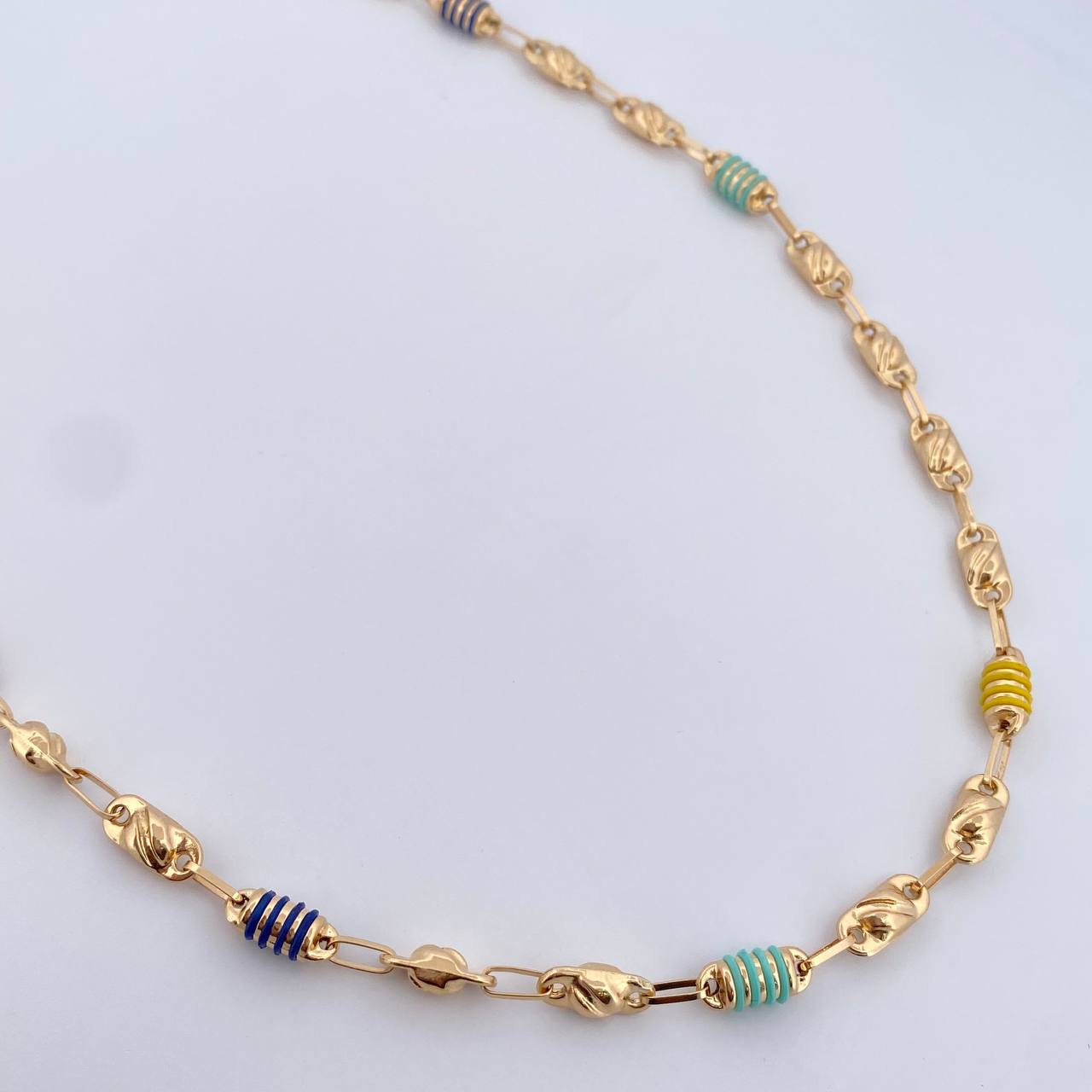 Cadena Rustica Barril 10.35gr / 51.3cm / 4.6mm Cauchos De Colores Oro Amarillo 18K &
