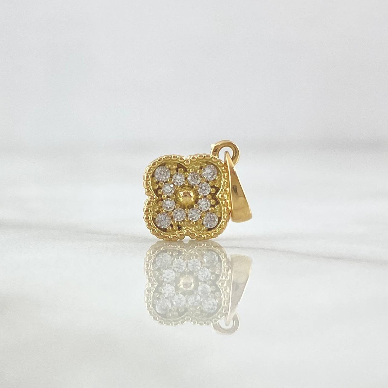 Dije Trébol 1.4gr / 1.5cm / 10mm Circones Blancos Oro Amarillo 18K
