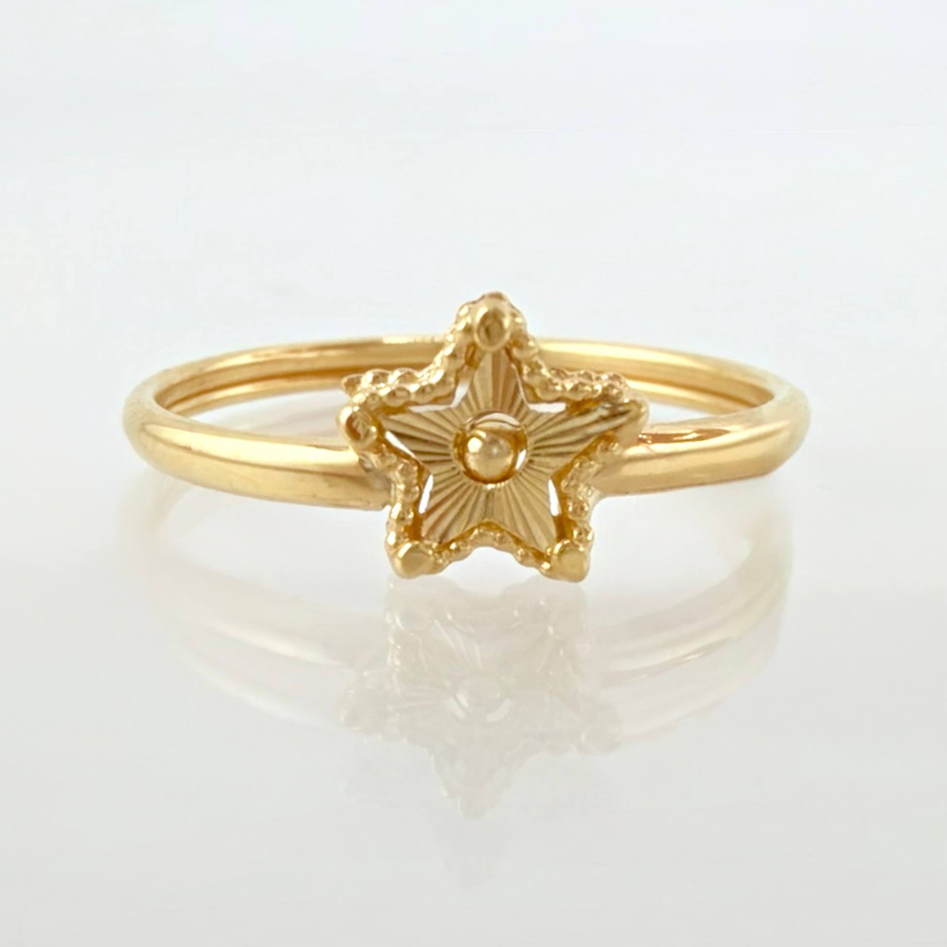 Anillo Estrella Diamantada 1gr / T6 1/4 / Oro Amarillo 18K