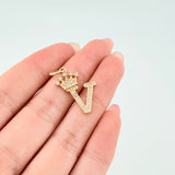 Crown Letter V Pendant 1.85gr / 1 in / 18K Yellow Gold ©