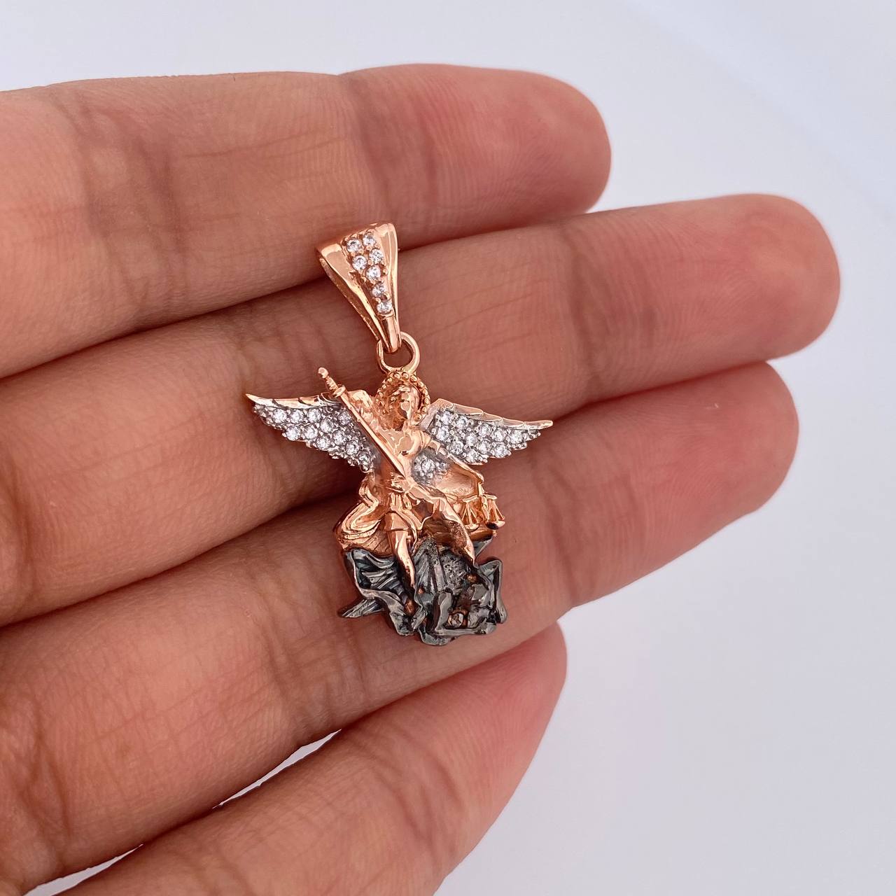 Pendant San Miguel Archangel 4.2gr / 2.9cm / White Zirconia Three 18K Golds &