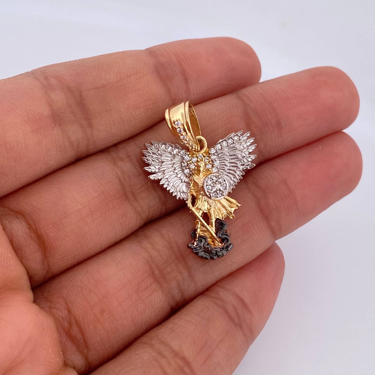 Pendant San Miguel Archangel 4.2gr / 2.9cm / White Zirconia Three 18K Golds &