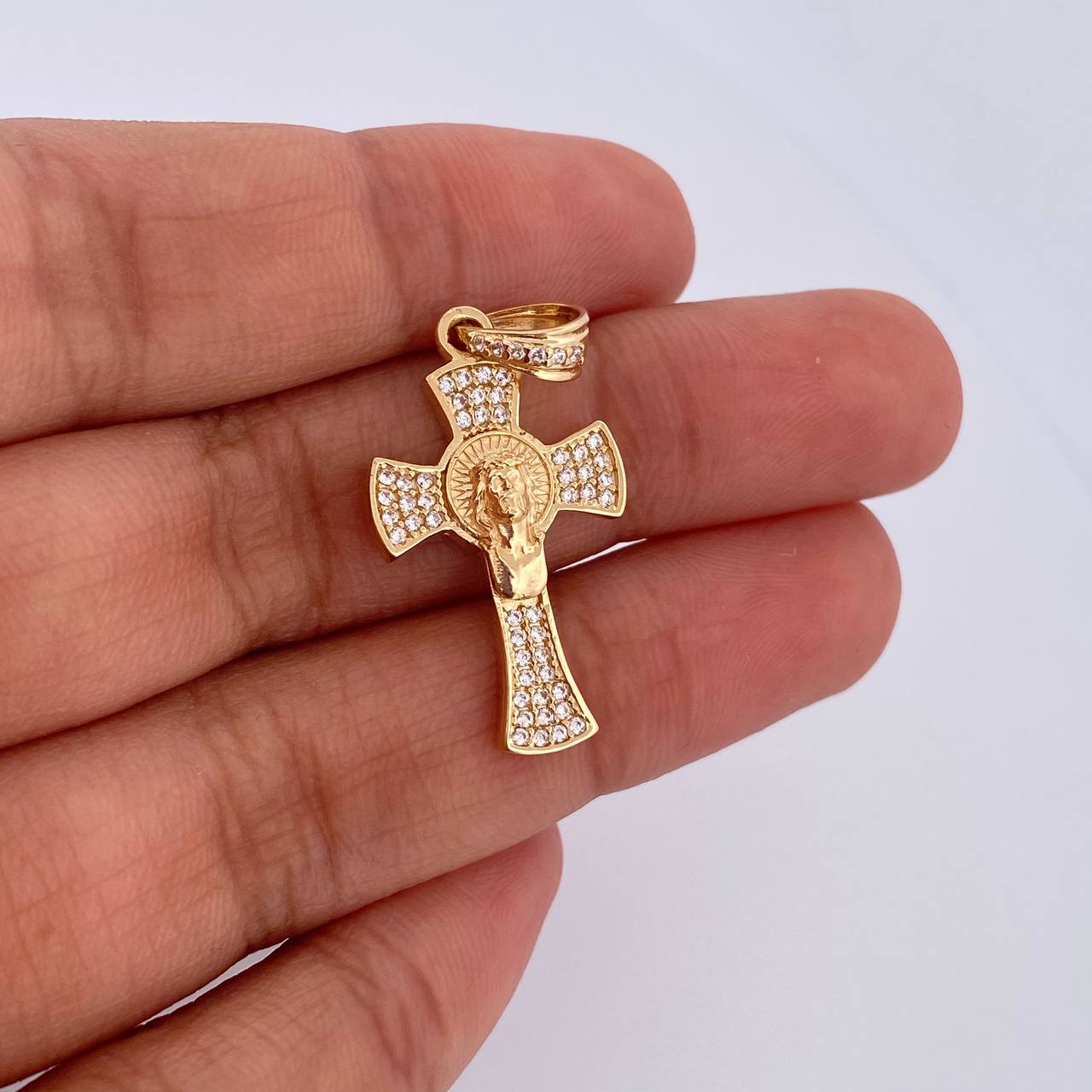Dije Cruz Rostro Jesus 3.05gr / 3.2cm / Circones Blancos Oro Amarillo 18K &