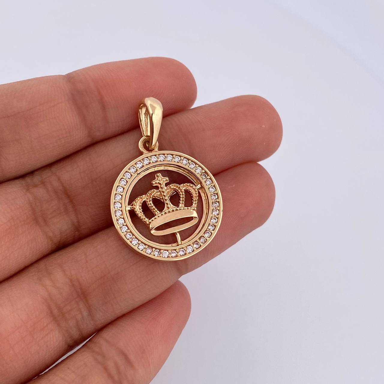Pendant Royal Crown Medal 5.55gr / 3cm / White Zircons 18K Gold