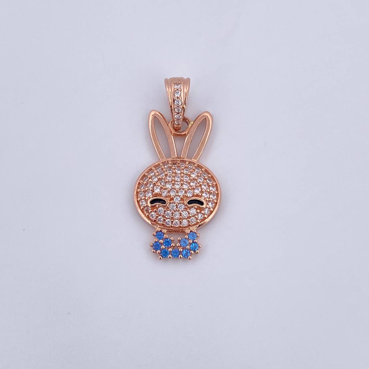 Dije Conejo 2.2gr / 2.8cm / Circones Azules Blancos Oro Rosa 18K &