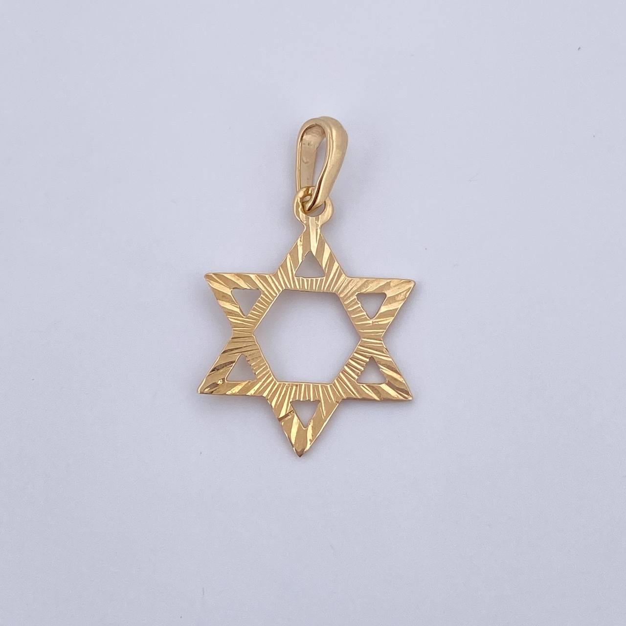 Dije Estrella De David 0.7gr / 2.6cm / Diamantada Oro Amarillo 18K &