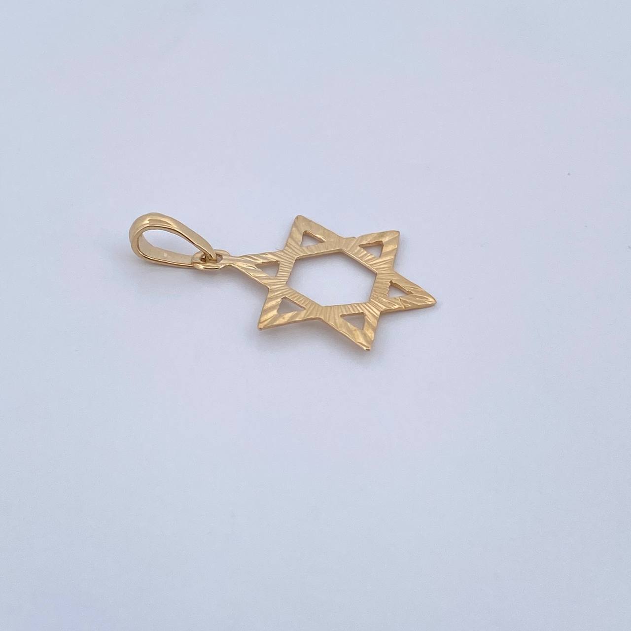 Dije Estrella De David 0.7gr / 2.6cm / Diamantada Oro Amarillo 18K &