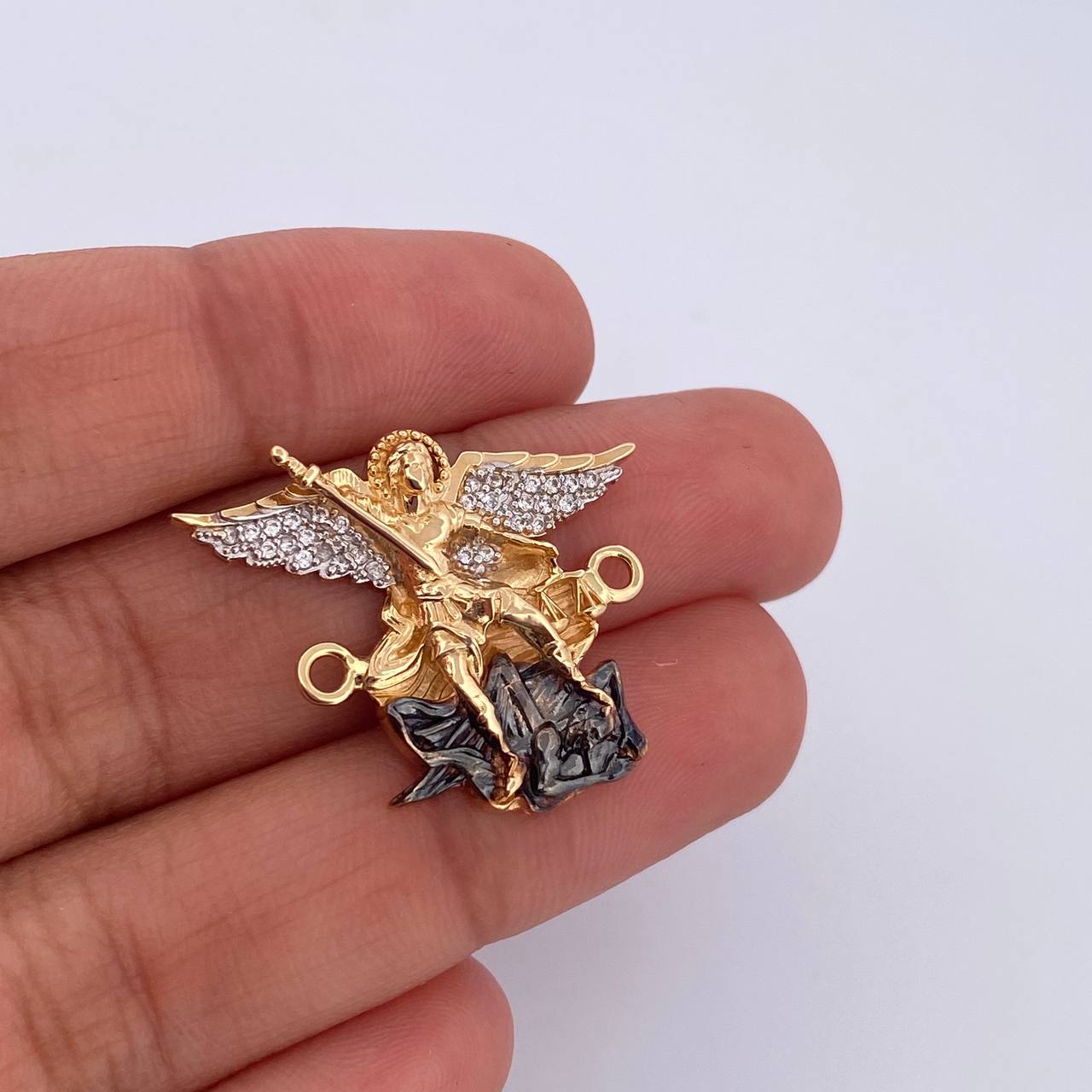 Charm San Miguel Arcangel 6gr / 2.3cm / White Zircons Three 18K Golds &