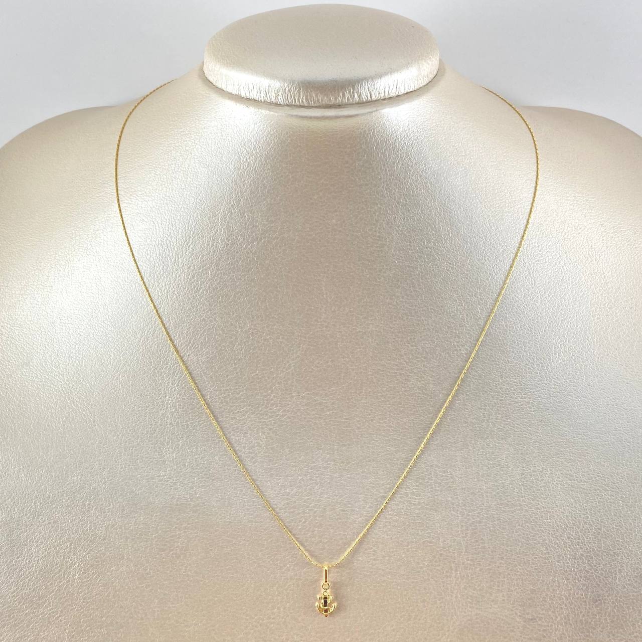 Set Cadena y Dije Hilo Petit + Ancla 1.25gr / 17 3/4 in / Oro Amarillo 18K *