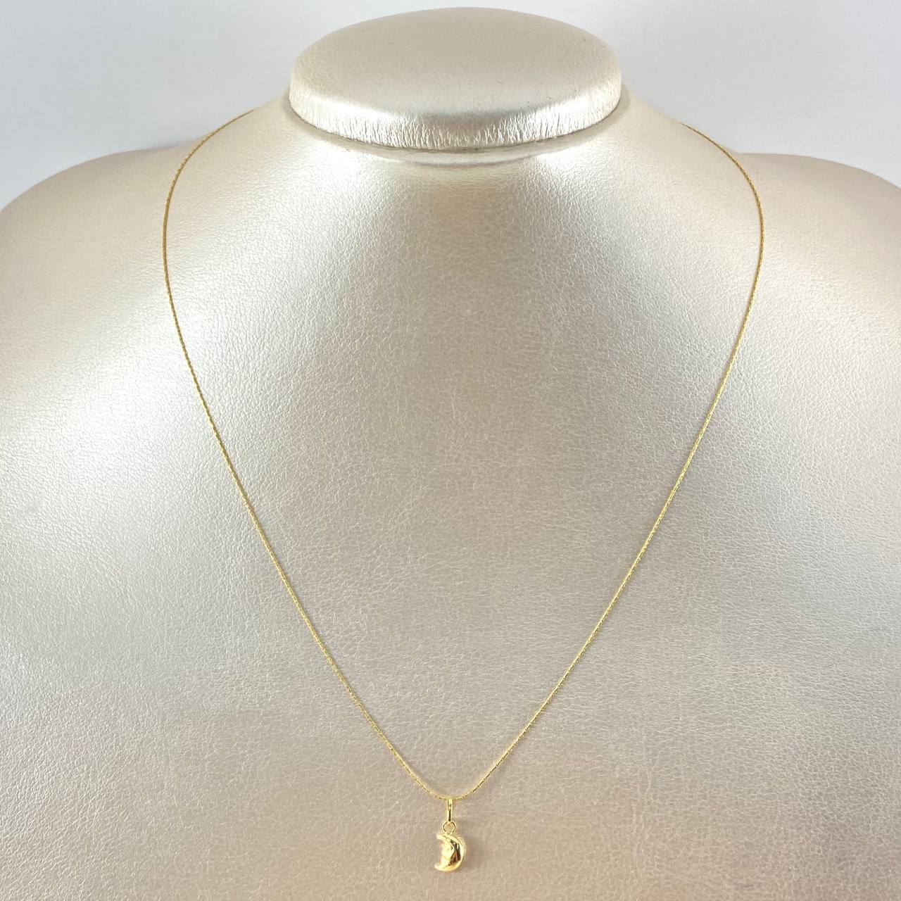 Set Cadena y Dije Aguja Trenzada + Luna 1.15gr / 17 3/4 in / Oro Amarillo 18K
