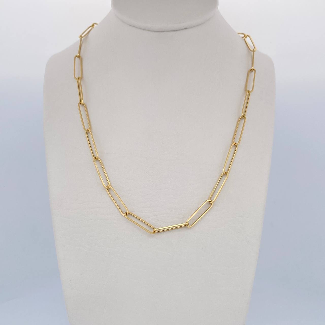 Paperclip Chain 2.45gr / 15.7in / +3 18K Gold &
