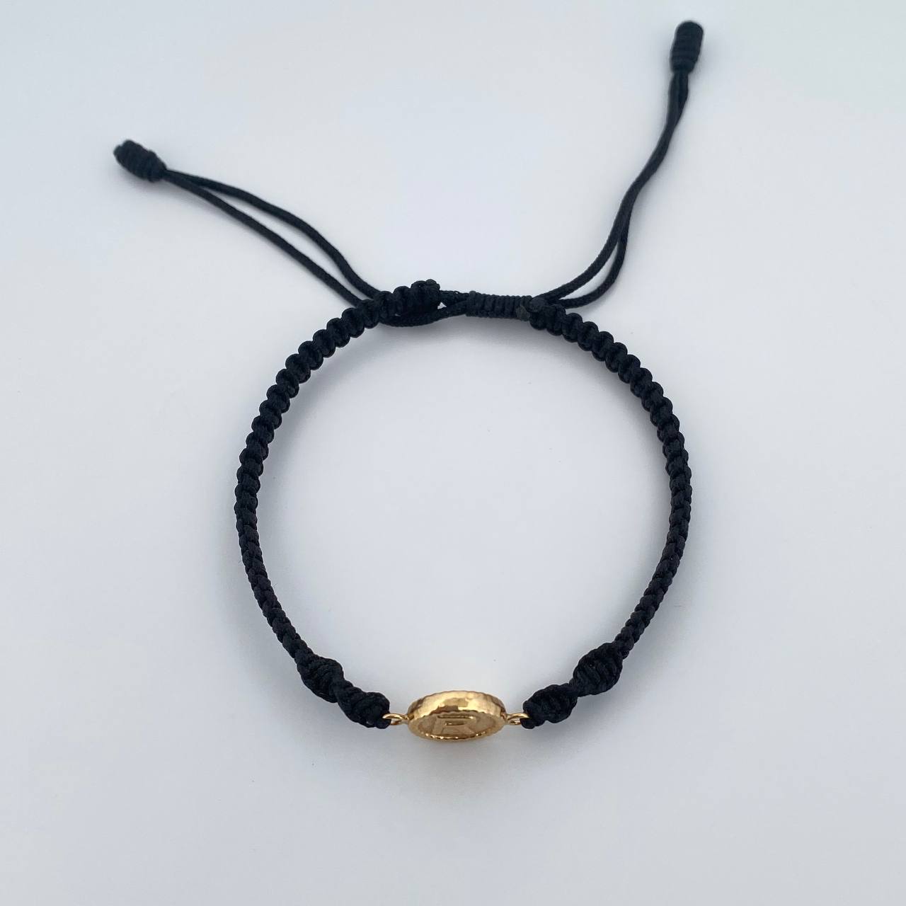 Black Bracelet Charm Letter R 0.55gr / Stamped 18K Yellow Gold &