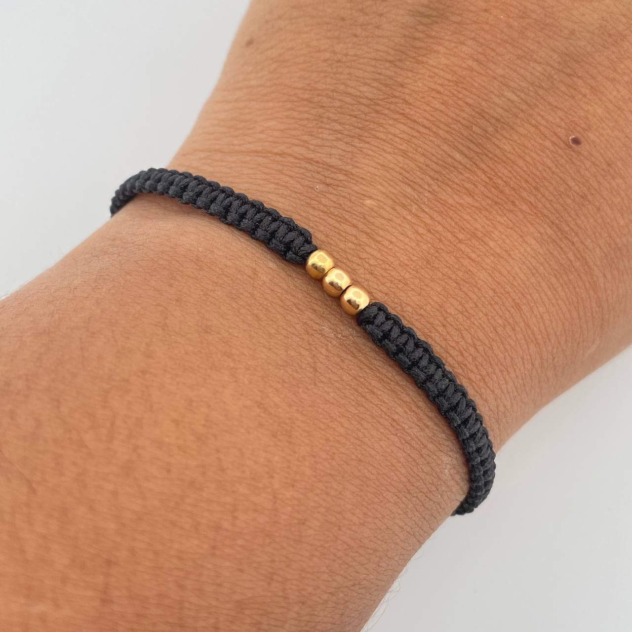 Black Bracelet 3mm 3 Pcs Polished Beads 18K Yellow Gold (A.C)