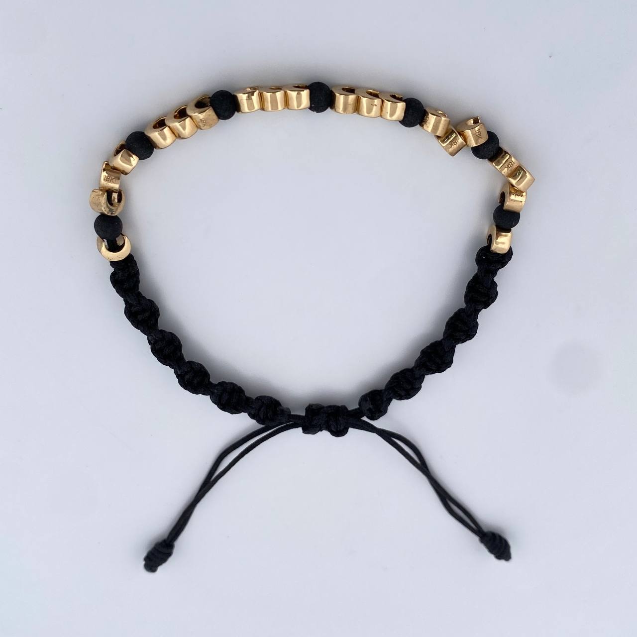 Pulsera Negra Herrajes Lunas 6.7gr / Neoprenos Oro Amarillo 18K &