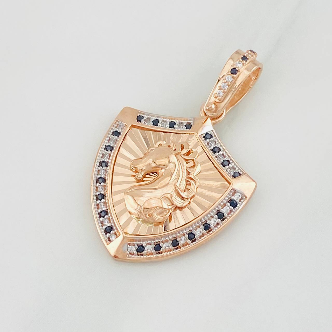 Dije Caballo 6.15g / 1 1/2 in Dos Oros Blanco Rosa 18K