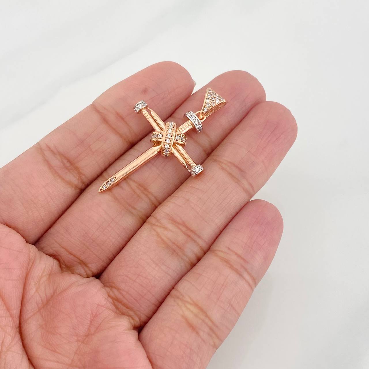 Pendant Nail Cross 3.3g / 1 1/2 in Two-Tone White and Rose Gold 18K