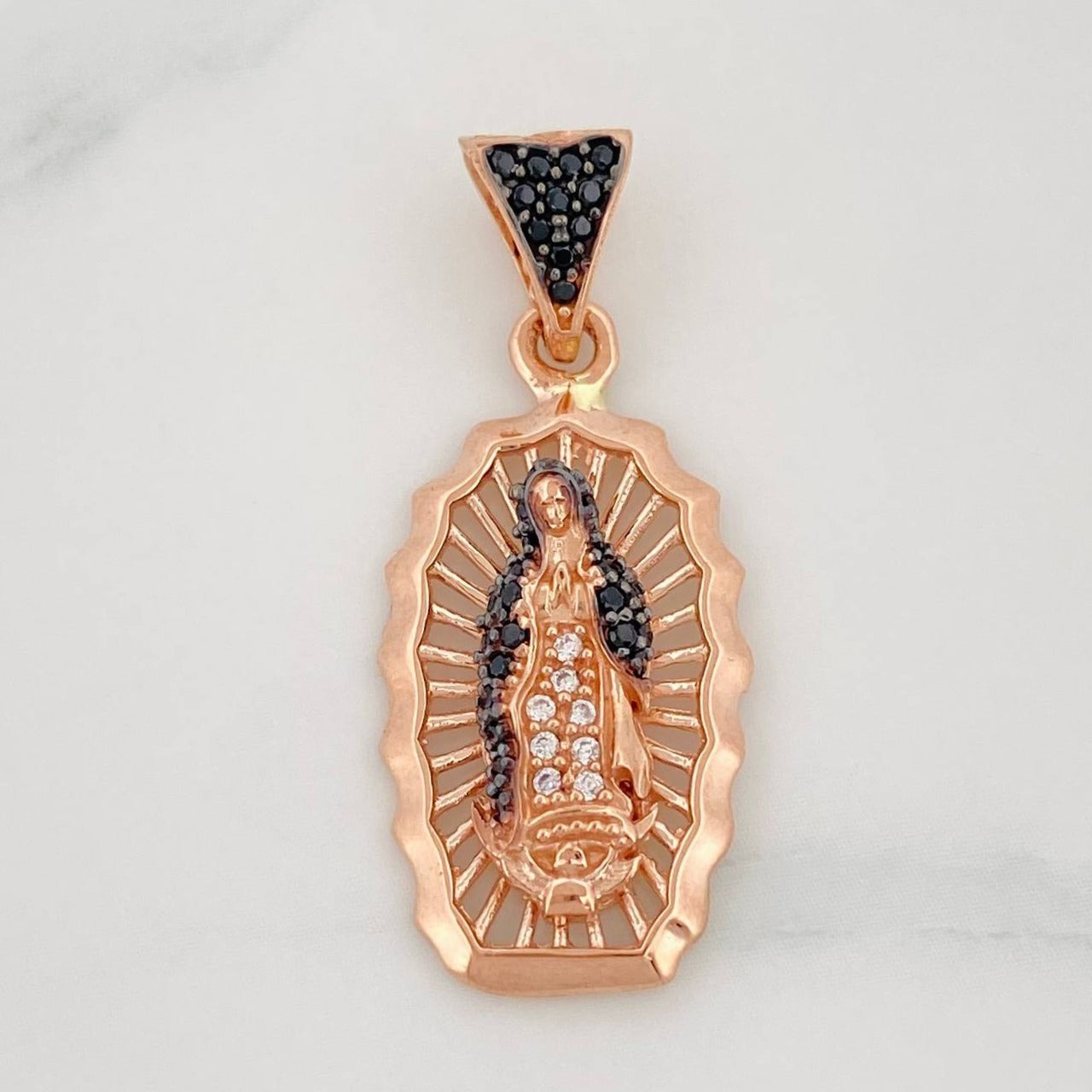 Dije Virgen de Guadalupe 2.95g / 1 1/4 in Dos Oros Negro Rosa 18K