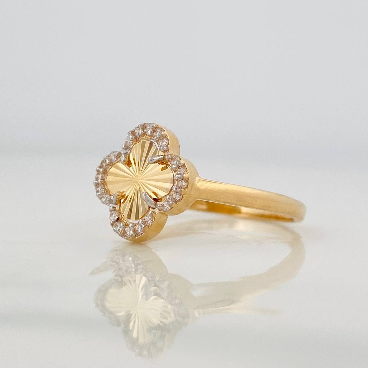 Clover Ring 2.15g / T71/4 Two-tone Yellow White Gold 18K