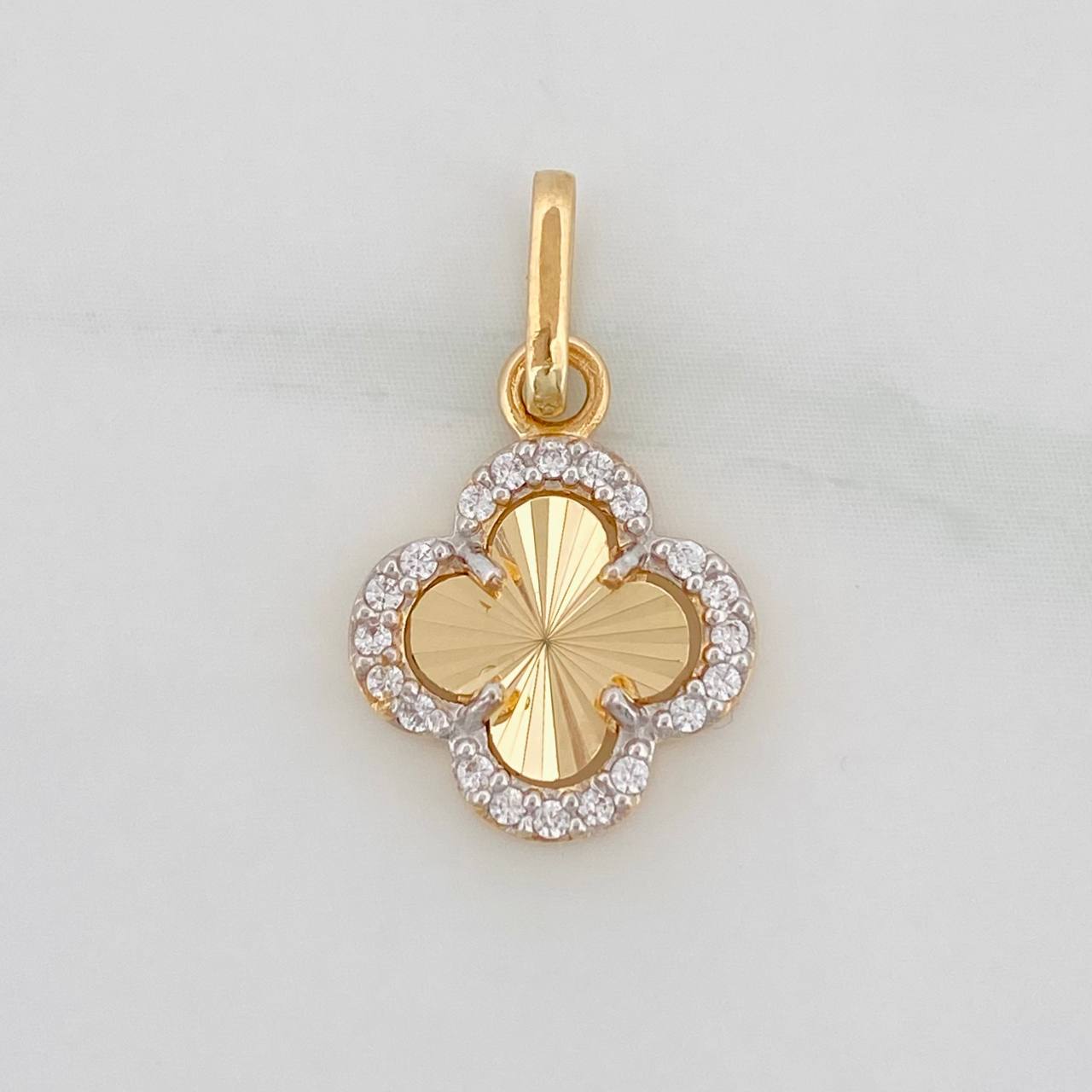 Dije Trebol 1g / 3/4 in Dos Oros Amarillo Blanco 18K