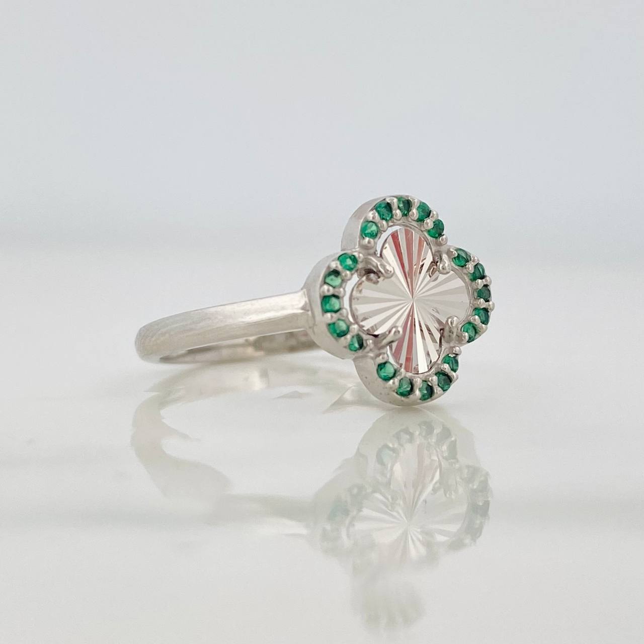 Anillo Trebol 2.25g / T6 1/4 Oro Blanco 18K