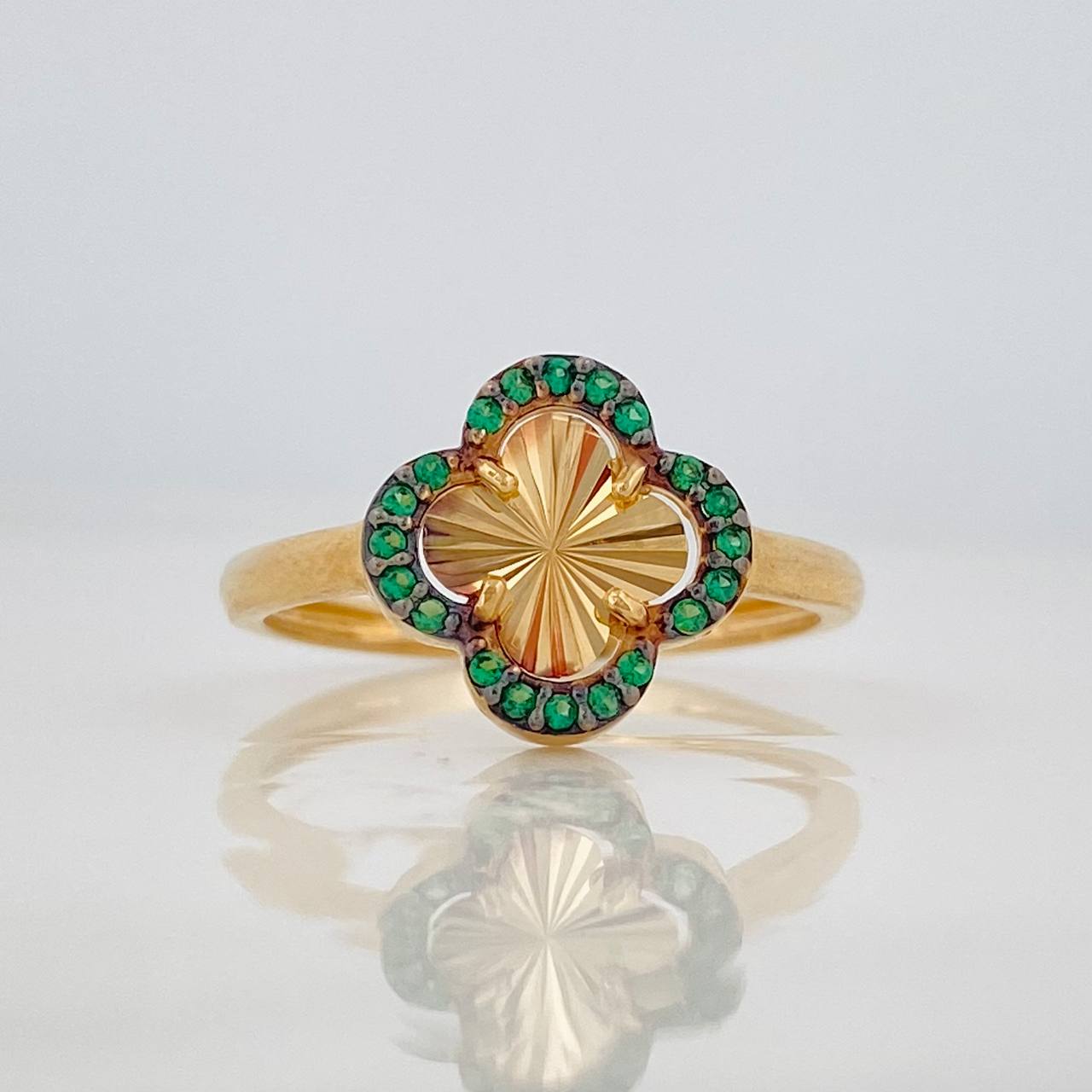 Clover Ring 2.15g / T6 3/4 Two-tone Black Yellow Gold 18K