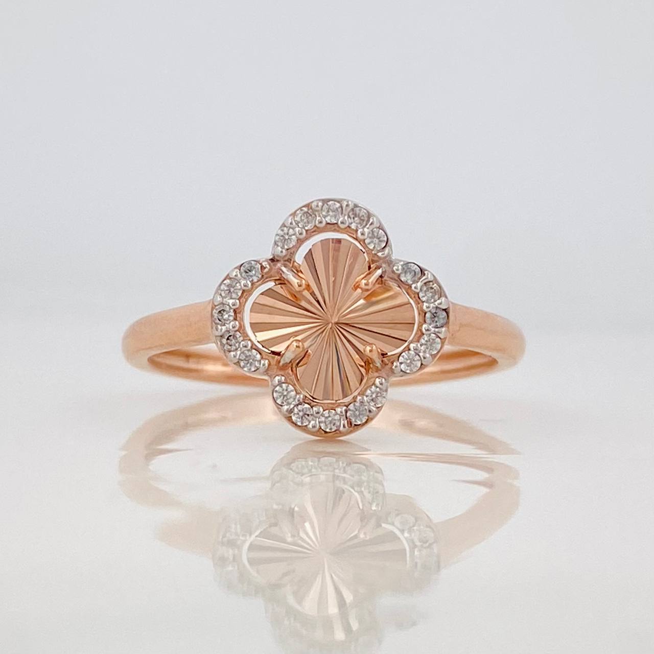 Clover Ring 2.05g / T6 3/4 Two-tone White Rose Gold 18K