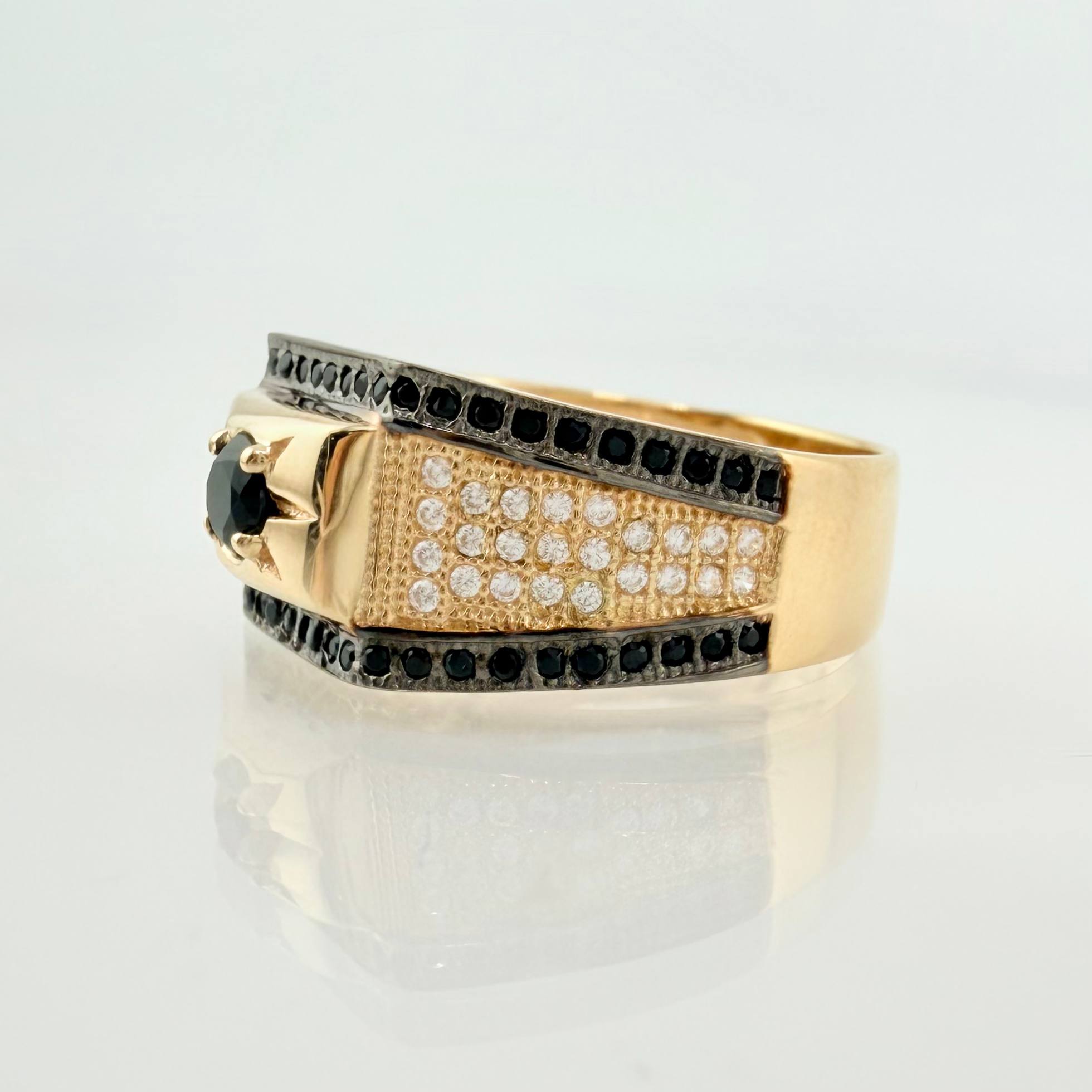Starred Signet Ring 5gr / T10 / 18K Yellow Gold