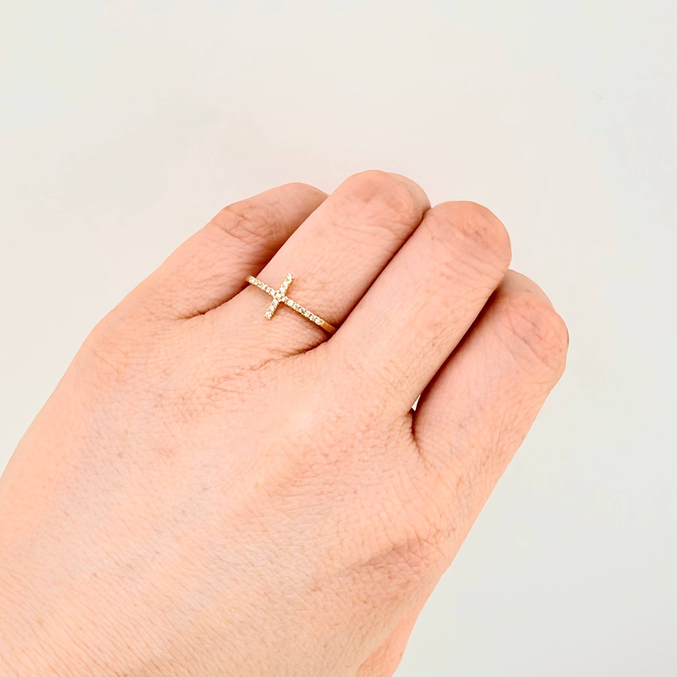 Cross Ring 1.4gr / T7 3/4 / 18K Yellow Gold