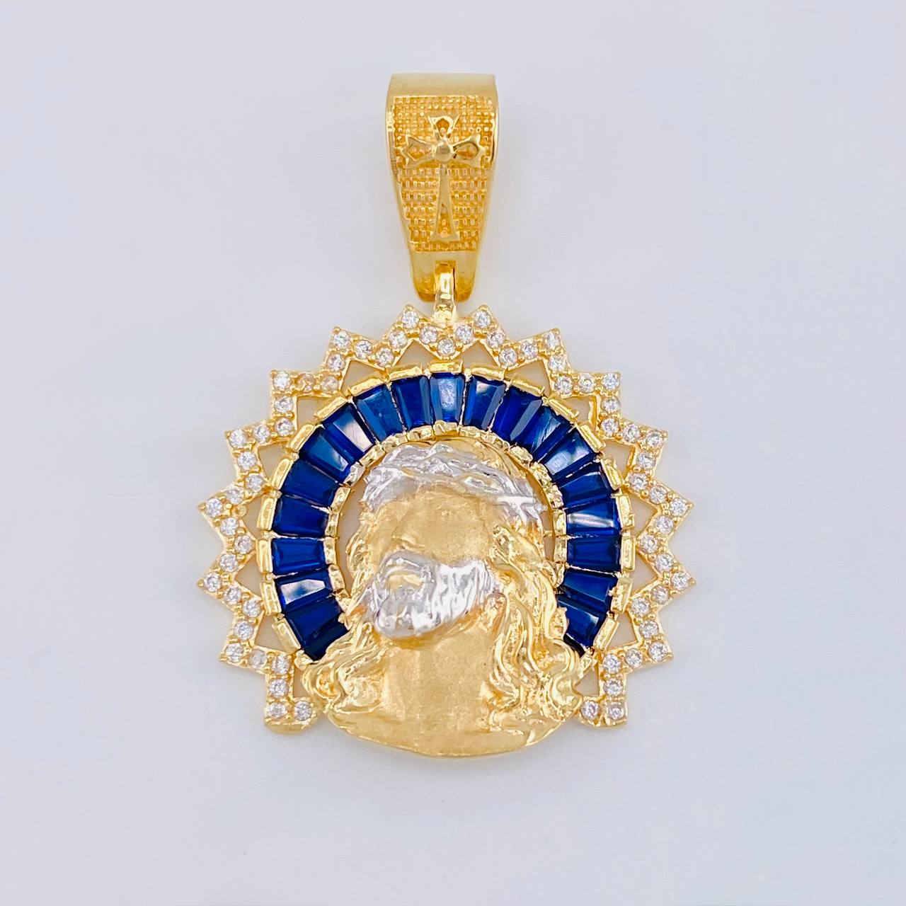 Pendant Face of Christ 7.95 g / 1 1/2 in 18K Yellow Gold