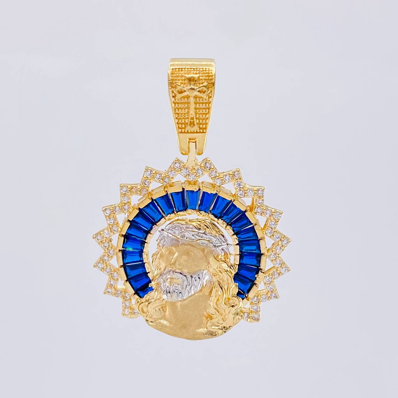 Pendant Face of Christ 7.95 g / 1 1/2 in 18K Yellow Gold