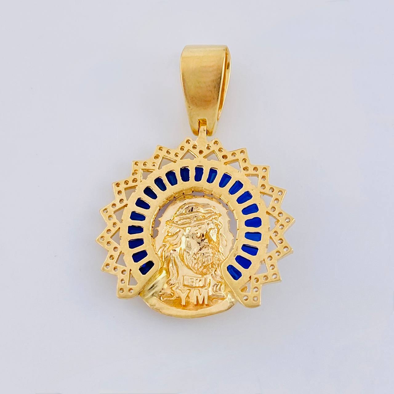 Pendant Face of Christ 7.95 g / 1 1/2 in 18K Yellow Gold