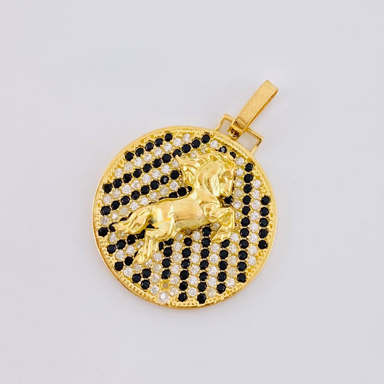 Pendant Medal Horse 3.75 g / 1 1/2 in Yellow Gold 18K
