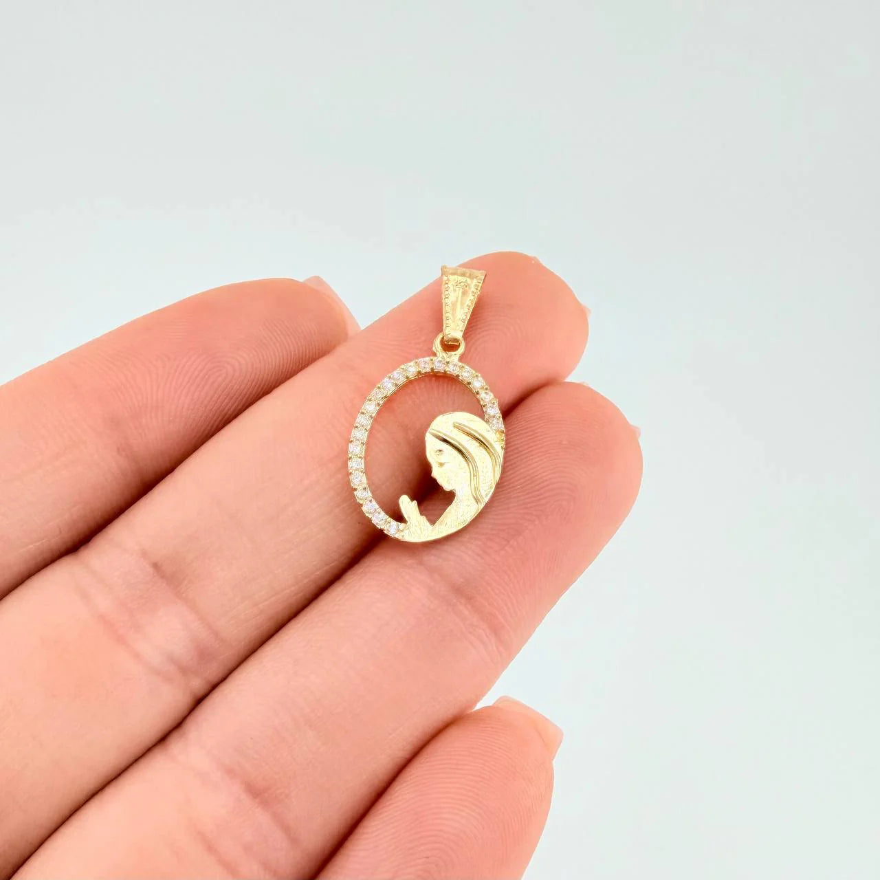 Dije Virgen Maria Circulo Floreado 1.1 g / 1 in Oro Amarillo 18K
