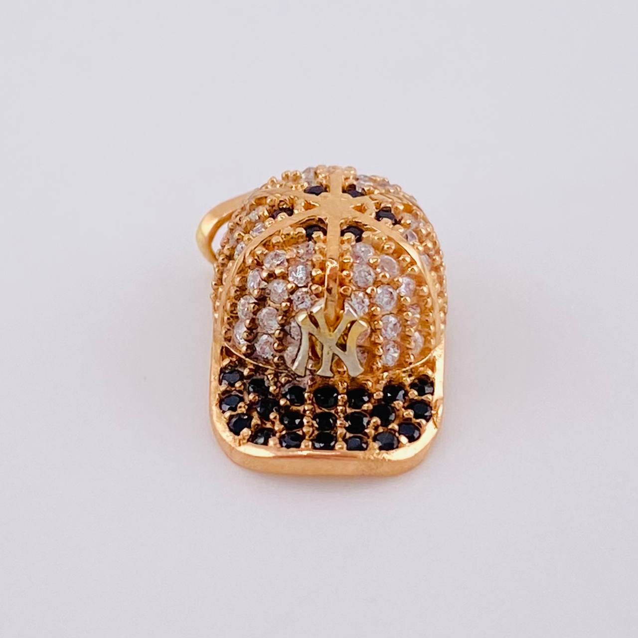 Pendant NY Cap 2.1 g / 3/4 in 18K Rose Gold