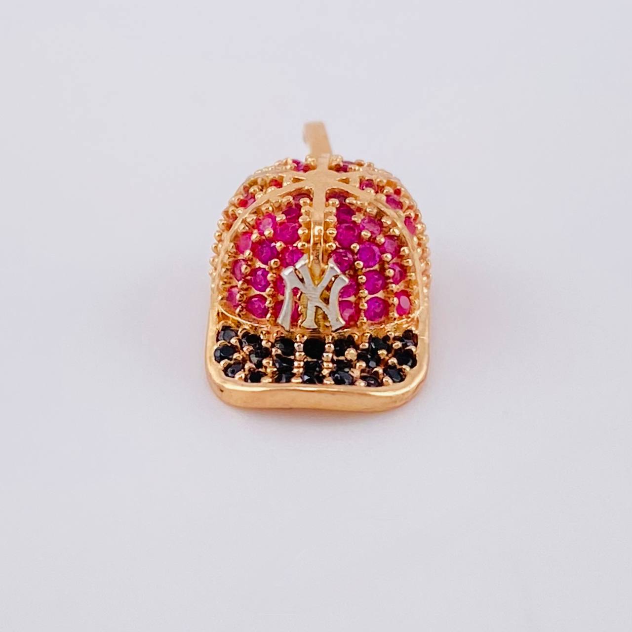 Dije Gorra Ny 1.95 g / 3/4 in Oro Rosa 18K