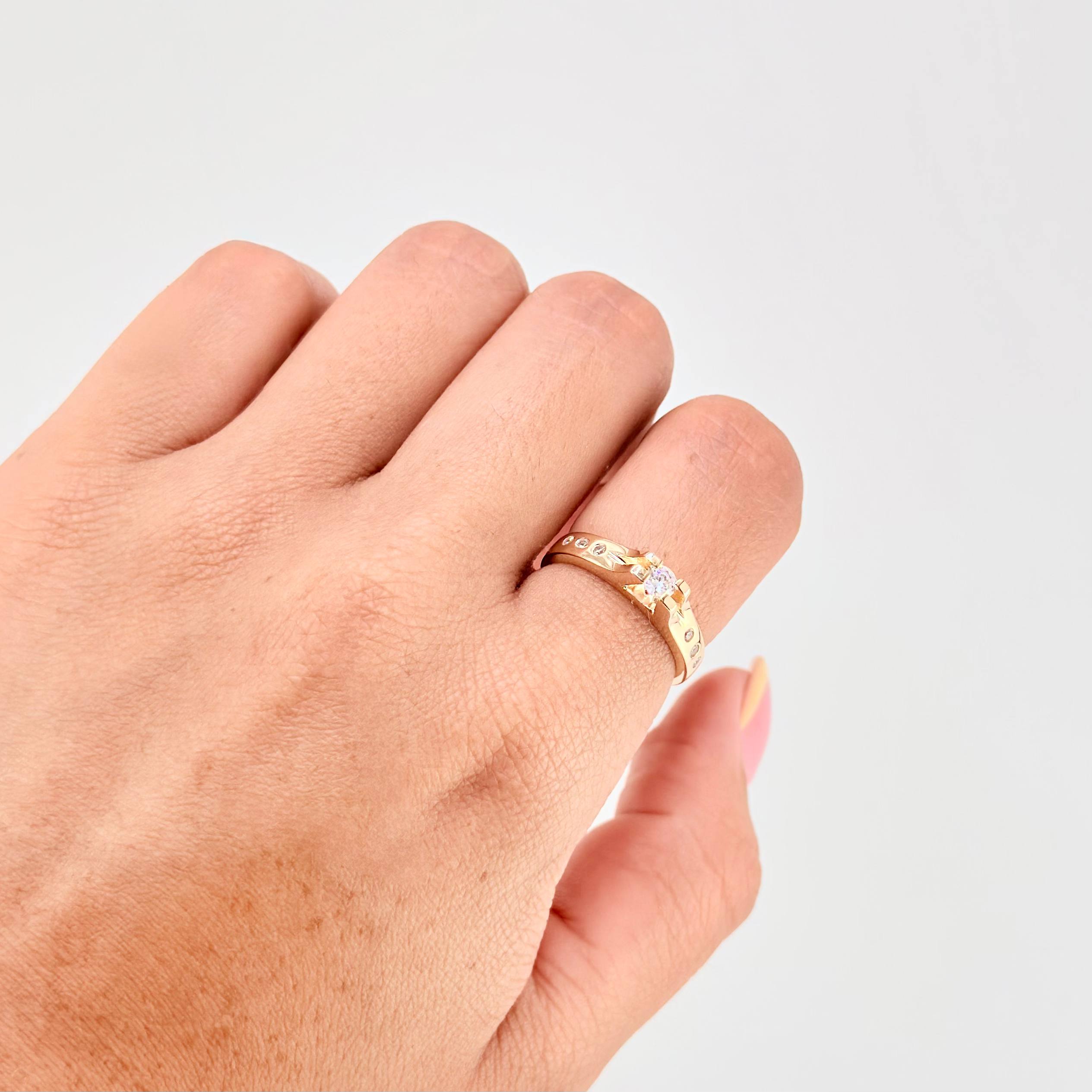 Anillo Solitario Puente Burbujas 3.55 g / T6 1/2 Oro Amarillo 18K