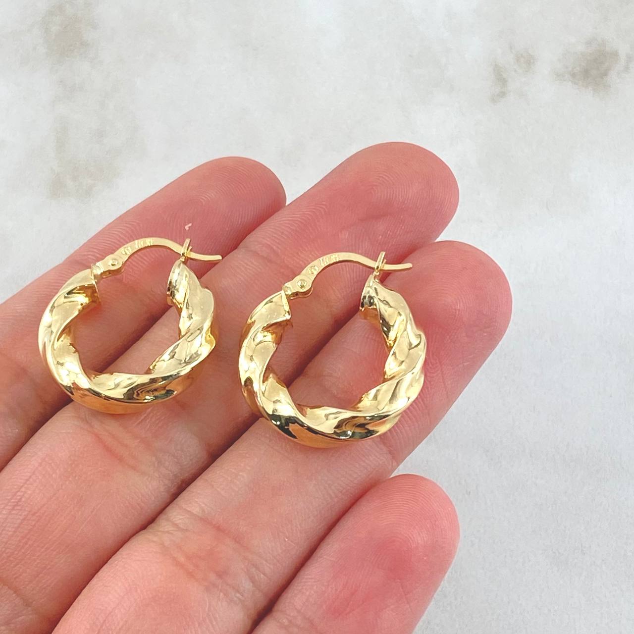 Hoop Earrings Deis 3.2gr / 1in / 18K Gold