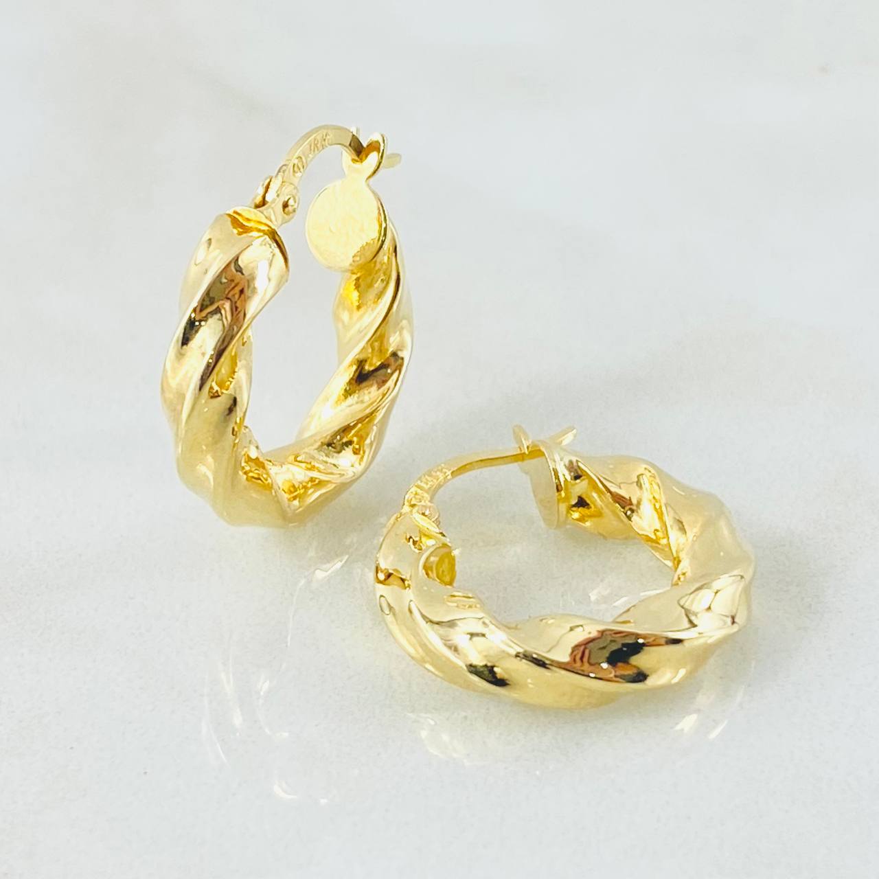 Hoop Earrings Deis 3.2gr / 1in / 18K Gold