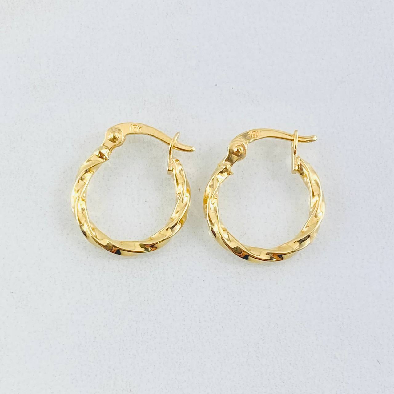 Hoop Earrings Kari 0.75gr / 1/2 in / Yellow Gold 18K